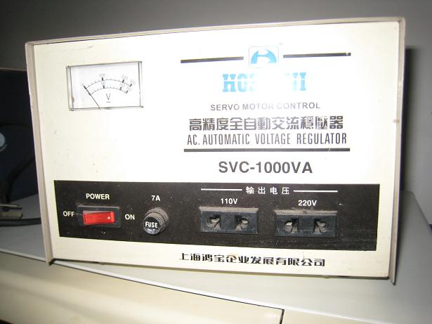 二手高精度全自動(dòng)交流穩(wěn)壓器SVC-1000VA