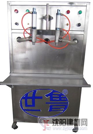 油類灌裝機(jī)-半自動(dòng)裝油機(jī)價(jià)格低