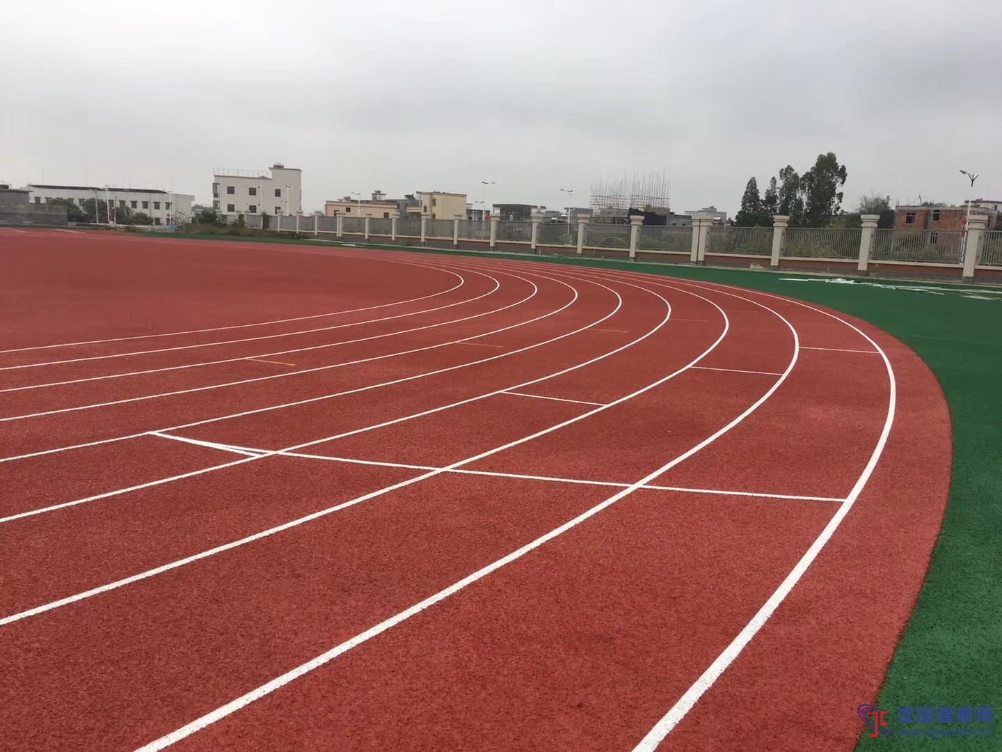 廣東邦禾體育混合型塑膠跑道 學(xué)校田徑場跑道